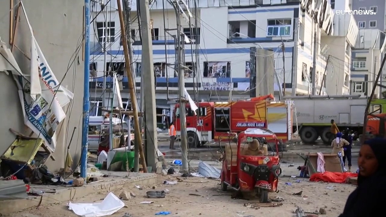 Attentat meurtrier à Mogadiscio : 100 morts dans les explosions de deux voitures piégées