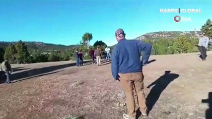 İlginç maç anlatımı dikkat çekti... Su bidonu ile yapılan maçta renkli görüntüler ortaya çıktı