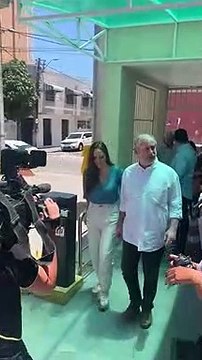 Ciro Gomes chega para votar em Fortaleza