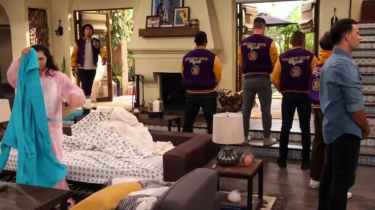 Ashley Garcia - Genius in Love - Se1 - Ep01 HD Watch HD Deutsch