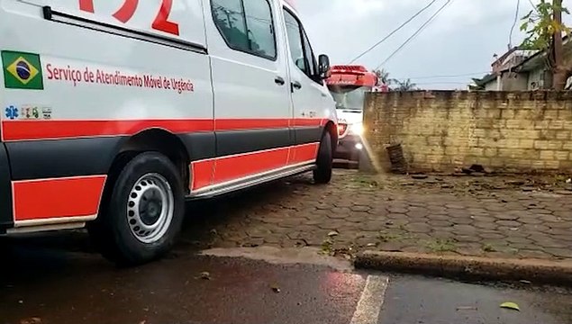 Jovem desacordado é socorrido por equipes do Samu na região central