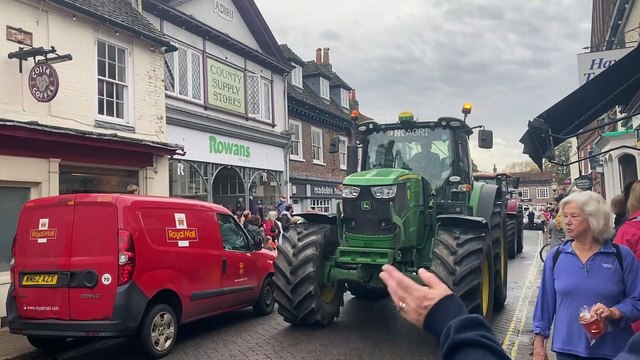 South East Hants Young Farmers Club tractor run