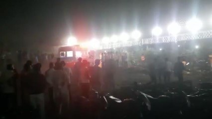 Hindistan'da asma köprü çöktü (1)