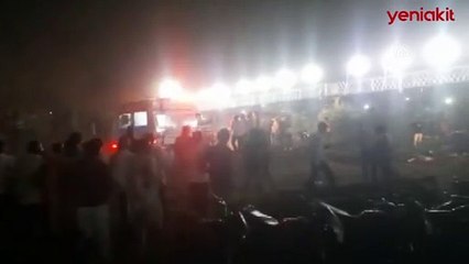 O ülkede feci kaza: Yüzlerce kişi nehre düştü