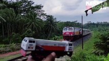 Drama Kereta Api Anjlok dan Menabrak Gerbong, Menemukan Kereta Api Mainan CC 201 dan Kereta MRT