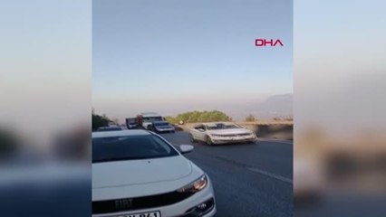 KAMYONA ÇARPAN OTOMOBİL KANALA DÜŞTÜ 1'İ AĞIR 4 YARALI