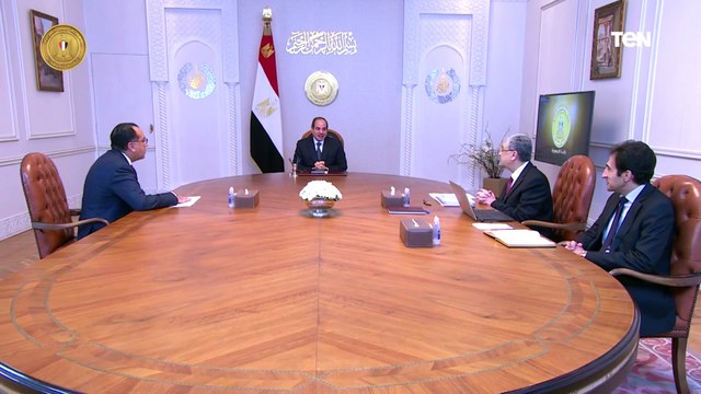الرئيس يتابع مشروعات وزارة الكهرباء وموقف السلع الاستراتيجية الغذائية الأساسية على مستوى الجمهورية