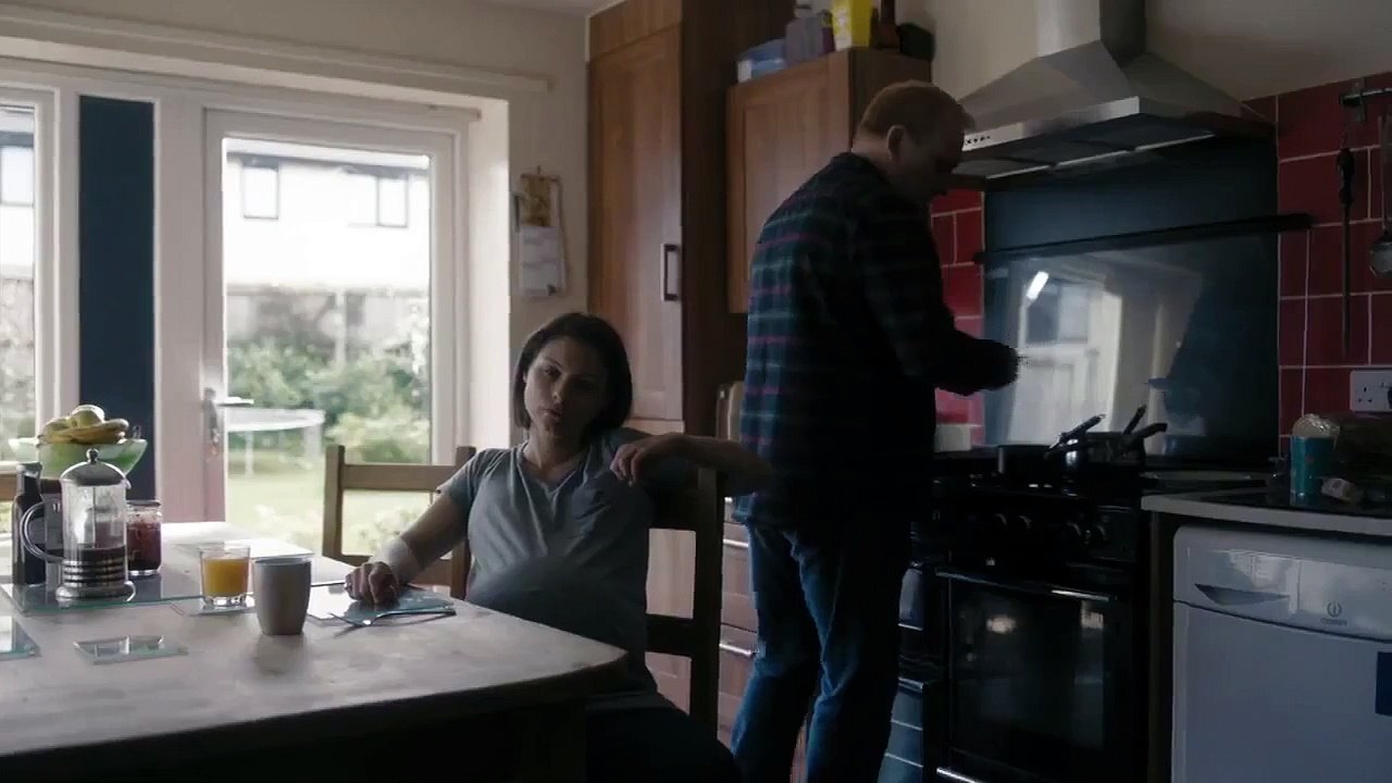 In The Dark - Se1 - Ep04 - New Year, New You HD Watch HD Deutsch