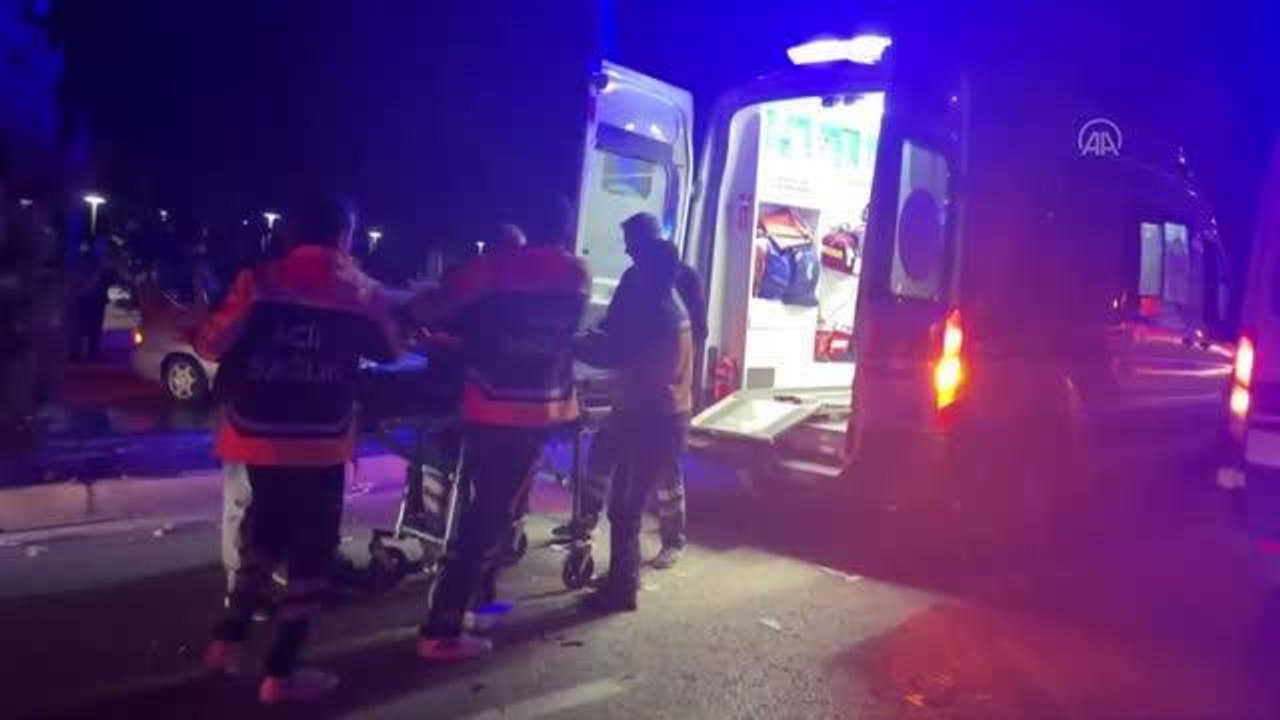 İki otomobilin çarpıştığı kazada 5 kişi yaralandı