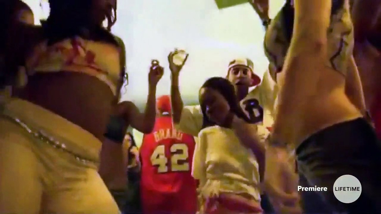 Surviving R. Kelly - Se1 - Ep04 - The People vs. R. Kelly HD Watch HD Deutsch