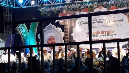 sholawat bersama habib syech Assegaf
