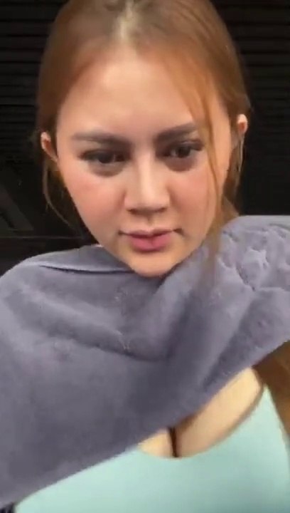Renna Dyana Instagram Live 30-10-2022