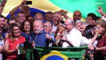 Бразилия: Лула да Силва празднует победу, Болсонару — молчит