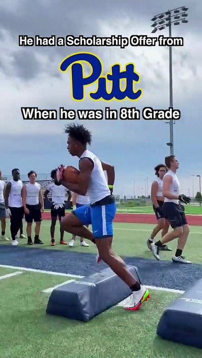 This RunningBack is UNSTOPPABLE  #nfl #sports #collegefootball #football #athlete #viral #viralNS