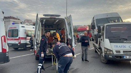 HAFRİYAT KAMYONU İŞÇİ SERVİSİNE ÇARPTI 7 YARALI