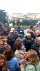 Kemer Country'de yapılaşmaya açılan yeşil alana kepçeler girdi, polis girişleri kapattı