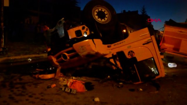 Minibüs ile çarpışan kamyonun şoförü hayatını kaybetti