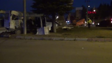 MİNİBÜSLE ÇARPIŞAN KARAYOLLARI KAMYON SÜRÜCÜSÜ HAYATINI KAYBETTİ