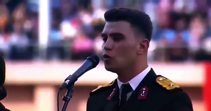 Teğmenin ''İnci Tanem'' performansı sosyal medyayı salladı