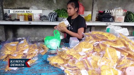 Perajin Peyek Di Gianyar Keluhkan Mahalnya Bahan Baku