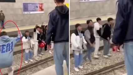 Bursa'da anlam verilemeyen anlar! Bir grup genç metro raylarına atladı, vatandaşlar bakakaldı