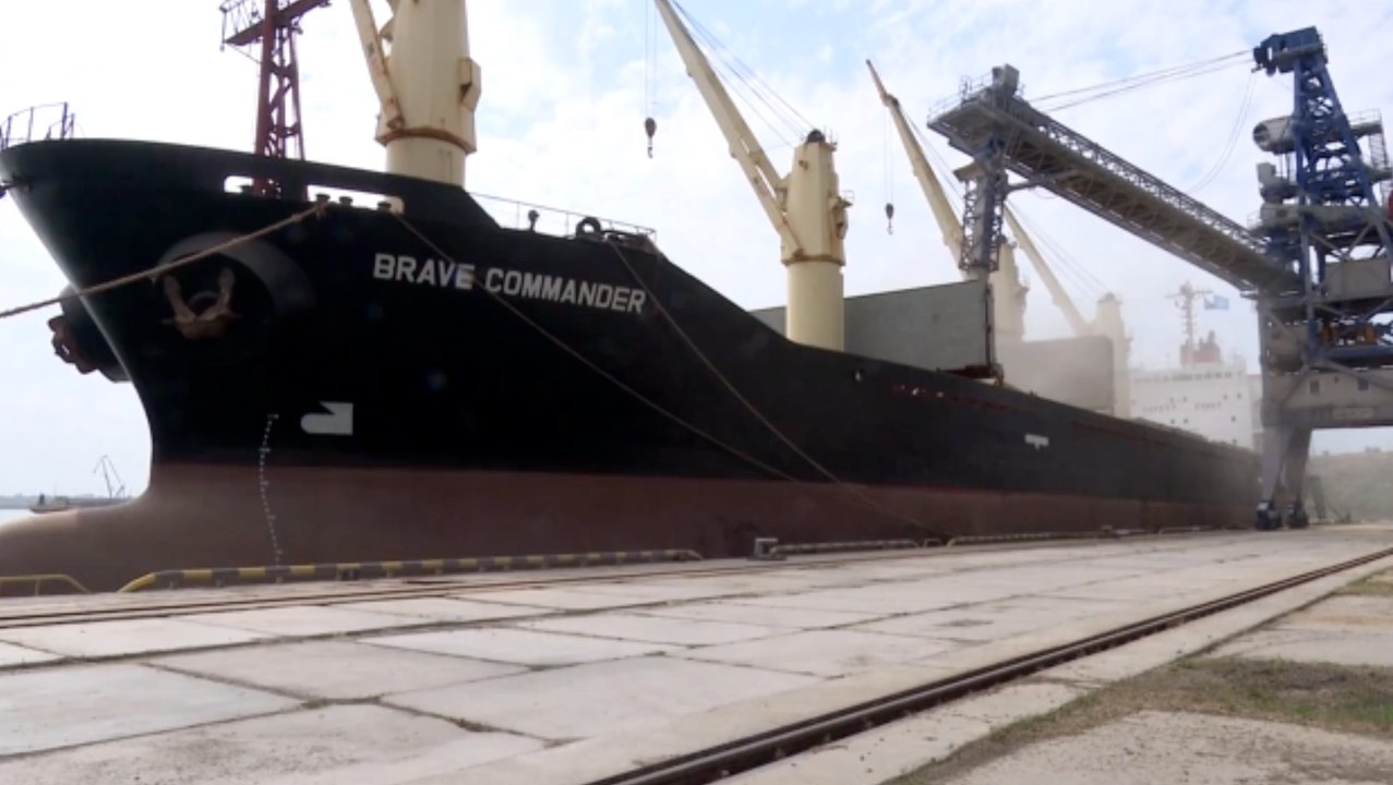 Getreide-exportabkommen: schiffe verlassen hafen in ukraine