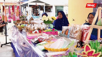 Tengku Zafrul attends meet and greet event with fishermen in Sg Sembilang