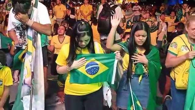 Brezilya'da Bolsonaro'nun destekçileri dua etti