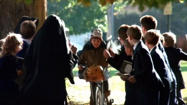 Les fantômes d'Halloween Bande-annonce (EN)
