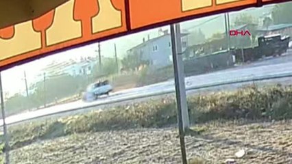 OKULA GİDERKEN KAMYONET ÇARPAN ENES ÖLDÜ; KAZA ANI KAMERADA