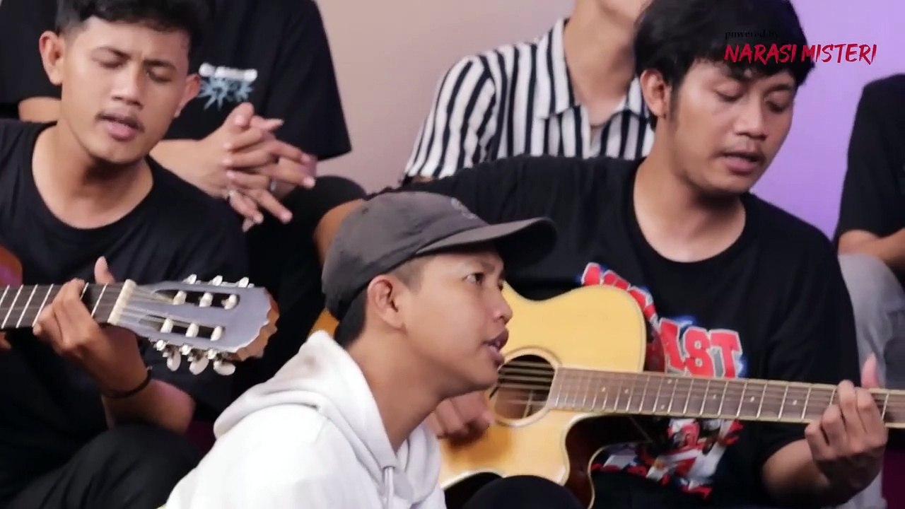 Tak Ingin Sendiri - Dian Piesesha