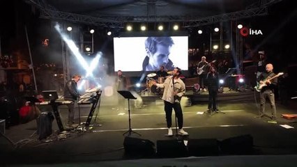 Cem Belevi Bilecik'te konser verdi