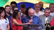 Lula se impone a Bolsonaro por un estrecho margen en Brasil