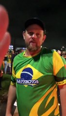 Após vitória de Lula, caminhoneiros fecham vias e pedem intervenção militar