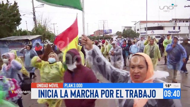 Movimientos afines al 'MAS' inician Marcha por el trabajo desde el Plan 3000 hacia el centro de la ciudad de Santa Cruz