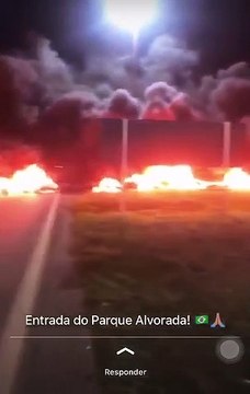 Manifestantes fecham BR 040 em Luziânia