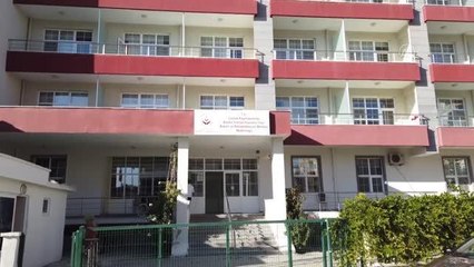 Çubuk'ta üniversite öğrencileri huzurevi sakinleriyle fidan dikti