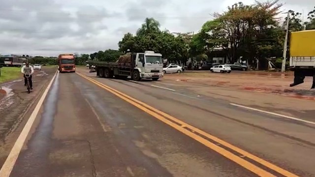 Bolsonaristas organizam bloqueio na PR-466, no Vale do Ivaí