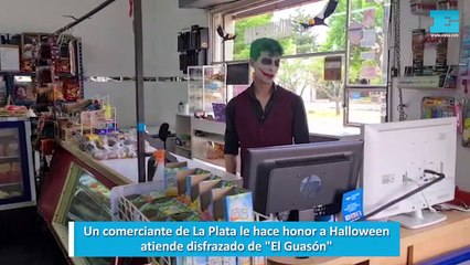 Un comerciante de La Plata le hace honor a Halloween, atiende disfrazado de, El Guasón