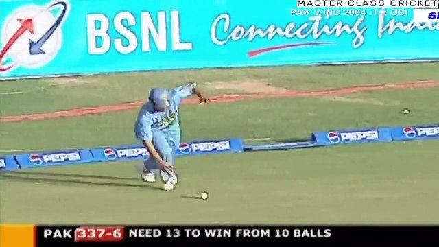 Pakistan need 14 runs from 11 balls against india _ THRILLING FINISH _ PAK V IND 2004