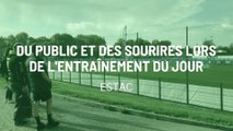 Du public et des sourires lors de l'entraînement du jour
