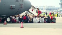 Cientos de detenidos en protesta ecologista en aeropuerto de Ámsterdam