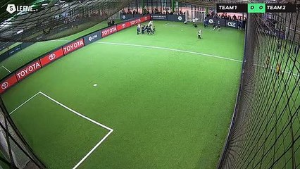 Скачать видео: Gilles 05/11 à 11:35 - Football Terrain Toyota (LeFive Valenciennes)