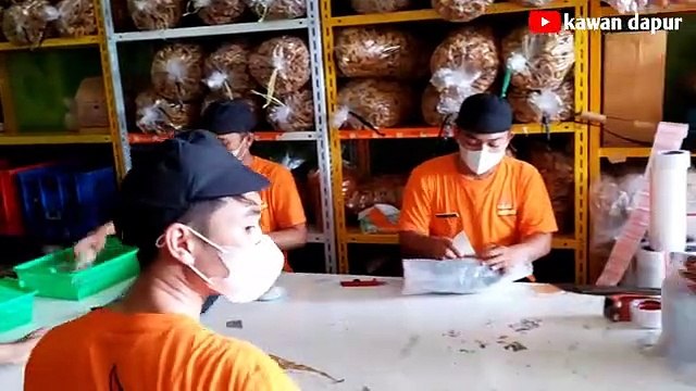 HEBAT ___ SUKSES DI USIA MUDA MERAUP UNTUNG RATUSAN JUTA PERBULAN _ BISNIS MODAL KECIL UNTUNG BESAR(360P)