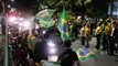 Em 'resistência civil': apoiadores de Bolsonaro protestam na Raja Gabaglia
