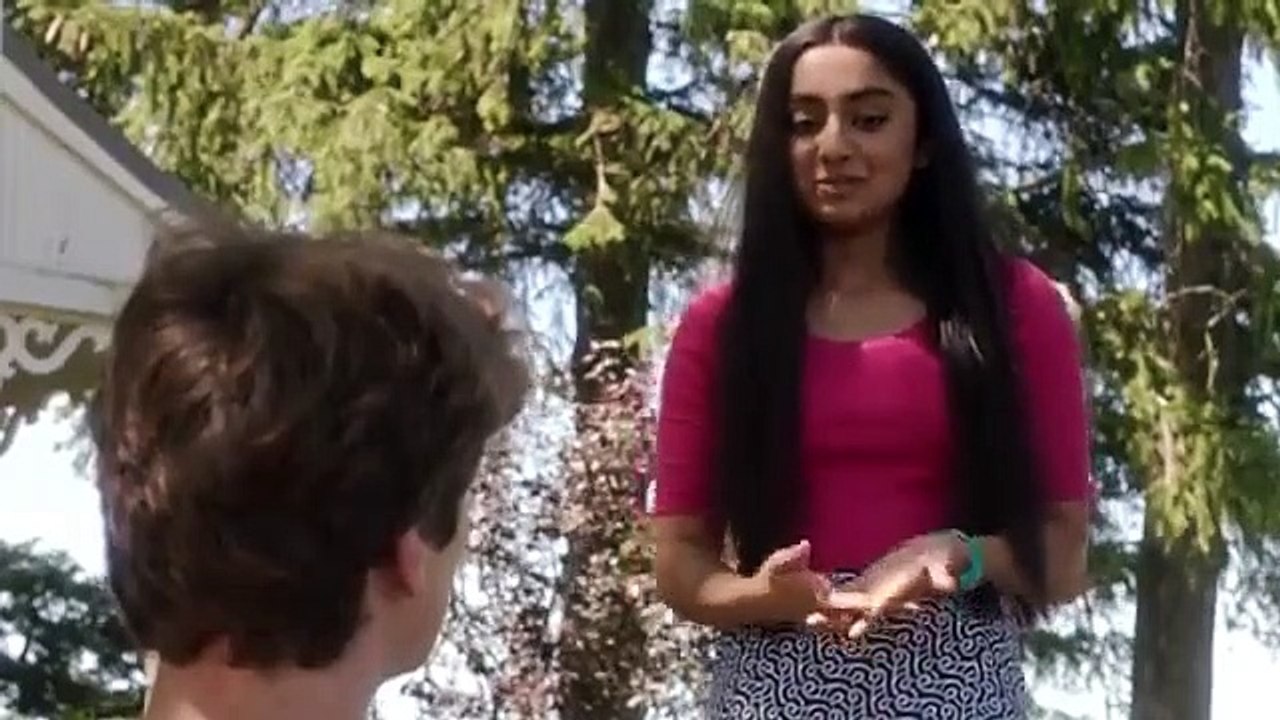 Holly Hobbie - Se2 - Ep05 - The Puzzled Peacemaker HD Watch HD Deutsch