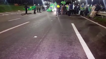 Manifestação de apoiadores do Bolsonaro continua no Trevo Cataratas