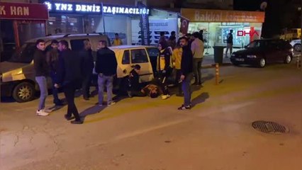 BURSA-KONTROLDEN ÇIKAN OTOMOBİLİN PARK HALİNDEKİ ARACA ÇARPTIĞI KAZA KAMERADA