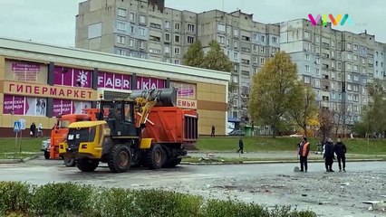 Video herunterladen: Rudal Ukraina Hantam Bangunan di Luhansk