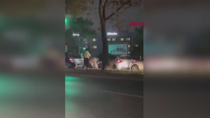 İSTANBUL-SARIYER'DE YOL TARTIŞMASINDA TEKME TOKAT KAVGA ETTİLER